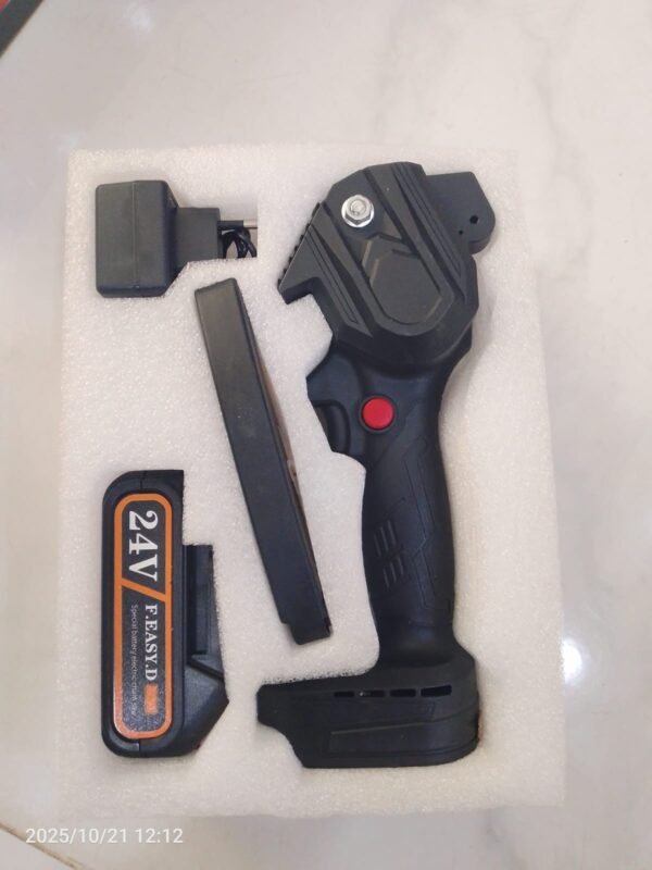 68f775ae8c59f-1761047982 Mini-scie sans fil Predator