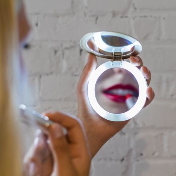 Miroir de maquillage et power bank